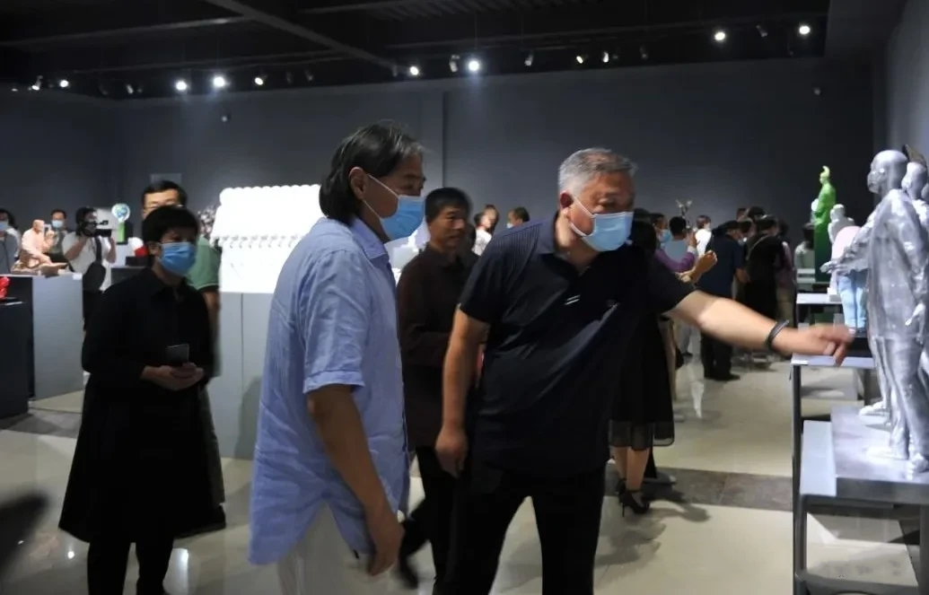 常务副县长夏冰与夏和兴先生